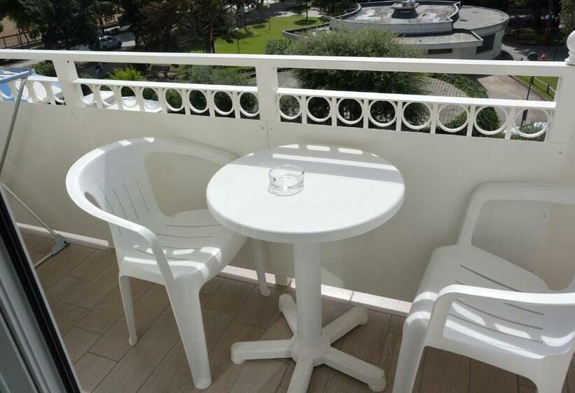 Quarto Estandar Vista Mar com Terraço, Miramare