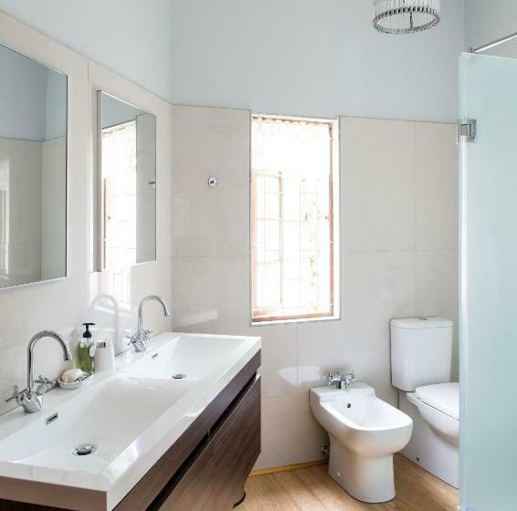 Семейный Номер, 22 Van Wijk Street Tourist Accommodation