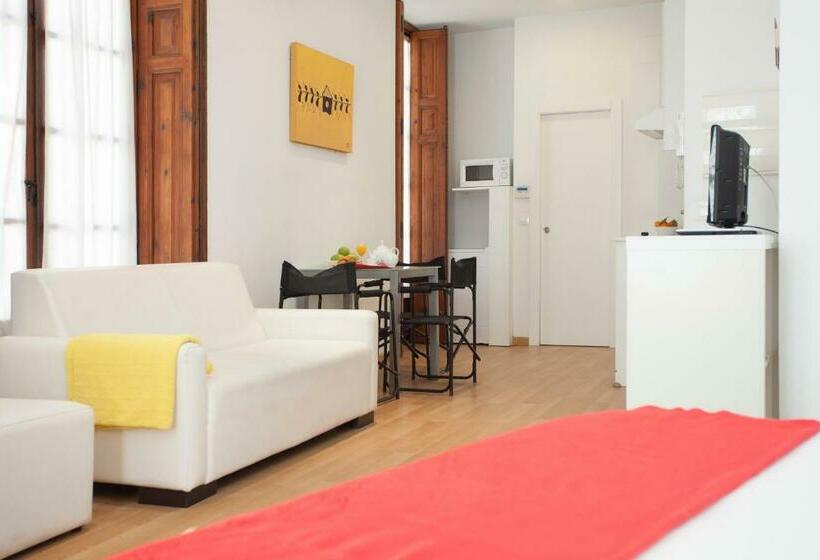 إستديو قياسى مزود بشرفة, Singularstays Plaza Del Mercado