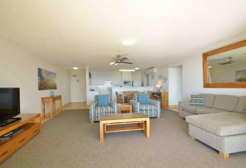 Апартаменты 3 Спальни, Chateau Royale Beach Resort Maroochydore