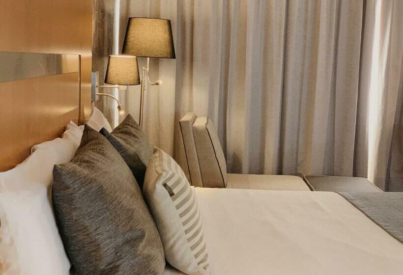 Quarto Estandar Cama King, Mercury Inn