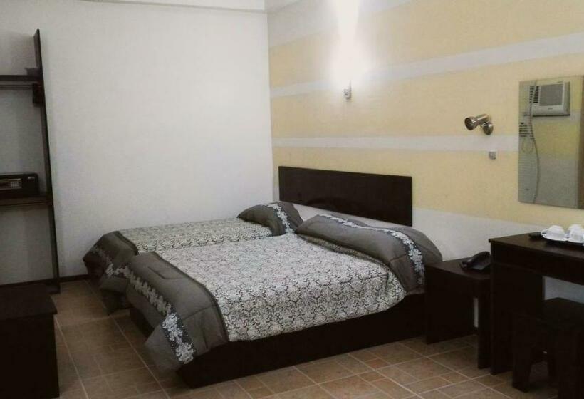 غرفة ديلوكس ثلاثية, Metro Park Hotel Mandaue