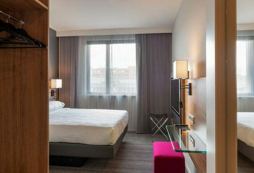 스탠다드 룸, Moxy London Excel