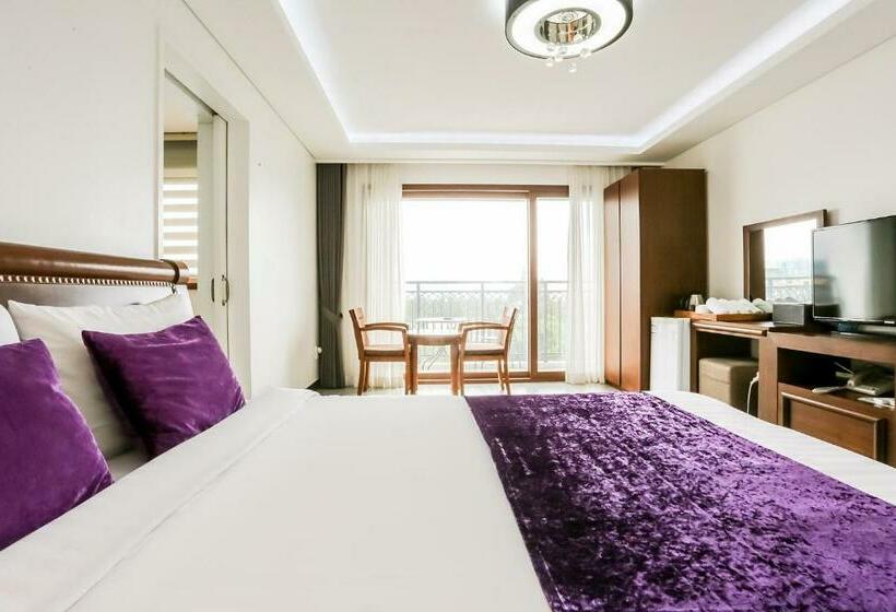 Люкс Повышенной Комфортности, The Seri Resort