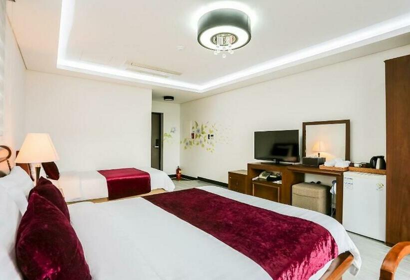 Номер Deluxe, The Seri Resort