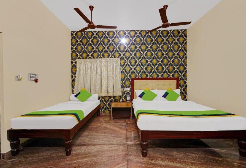 디럭스 룸, Treebo Grace Inn, 3 Min Walk From Promenade Beach