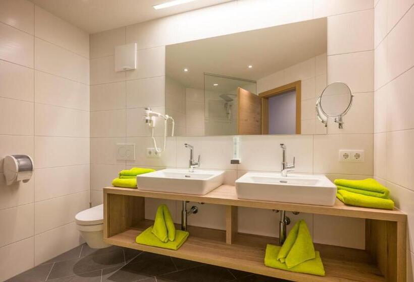 Апартаменты Deluxe 2 Спальни, Aparthotel Alptirol