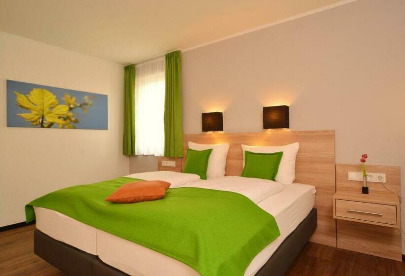 חדר סטנדרט, Das Crass