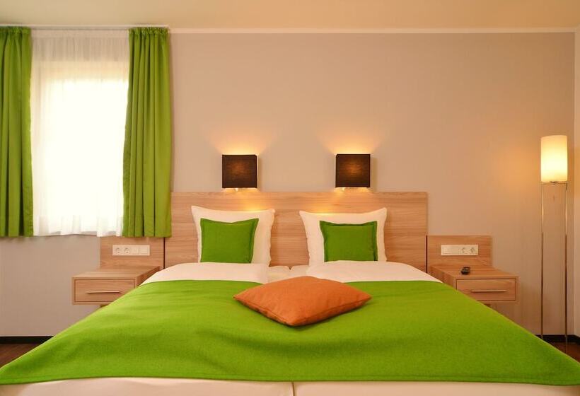 חדר סטנדרט, Das Crass