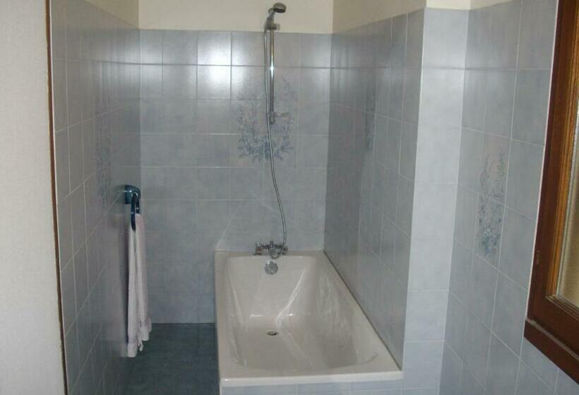 四人标准间, Hôtel Restaurant Anglade