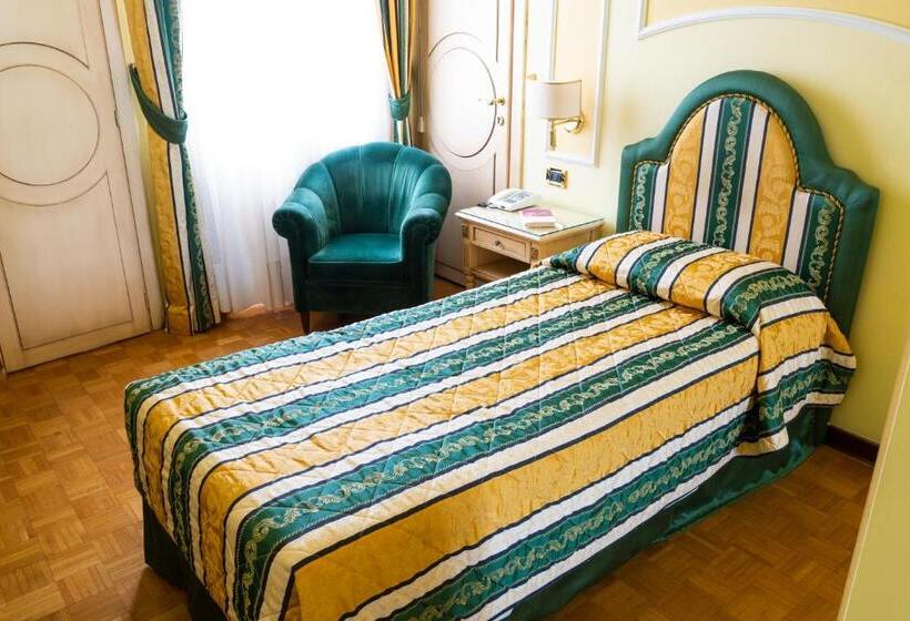 اتاق استاندارد یک نفره, Terme Salus