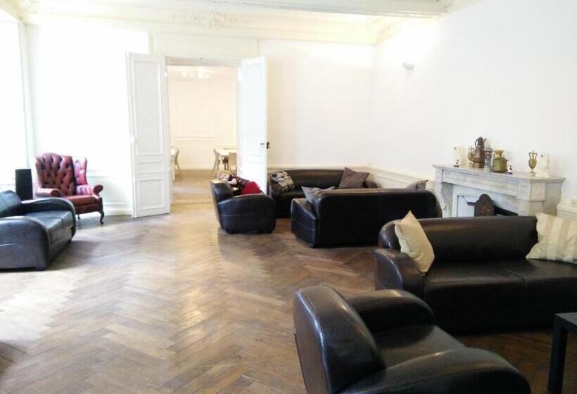 Дом 1 Спальня, Château De Seurre   No Boring People Please   O6 Io 66 95 83