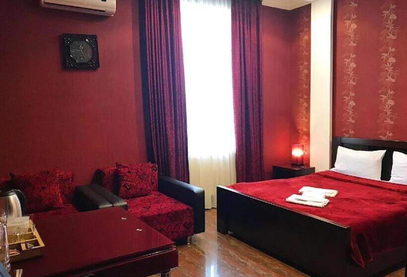 اتاق استاندارد با تخت بزرگ, Aragvi