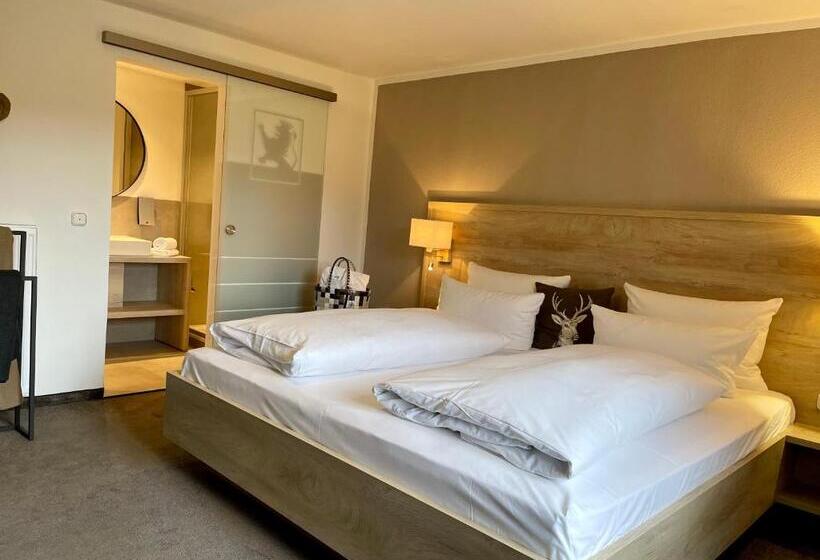 Трехместный Номер Стандарт с Балконом, Bayern Resort