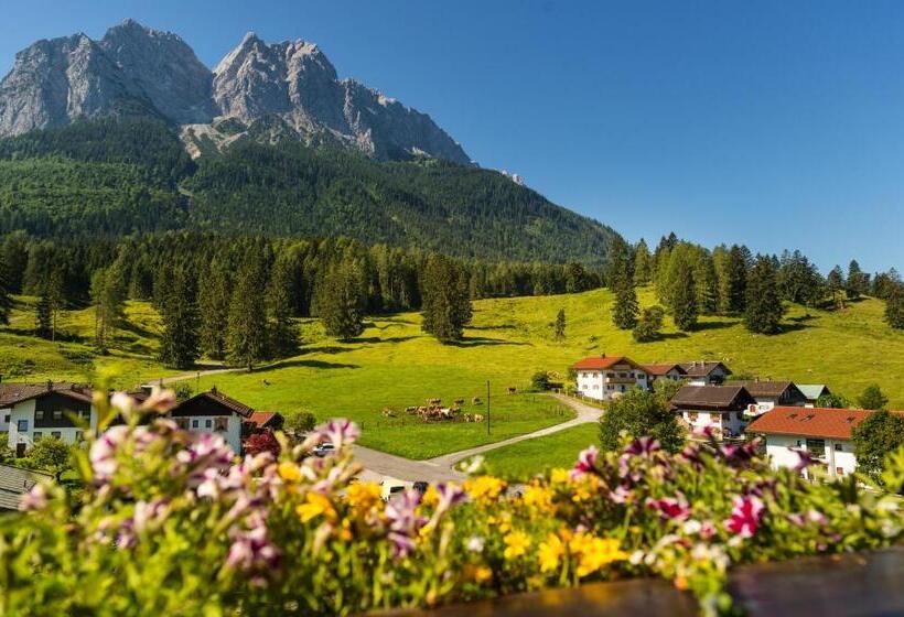 Трехместный Номер Стандарт с Балконом, Bayern Resort