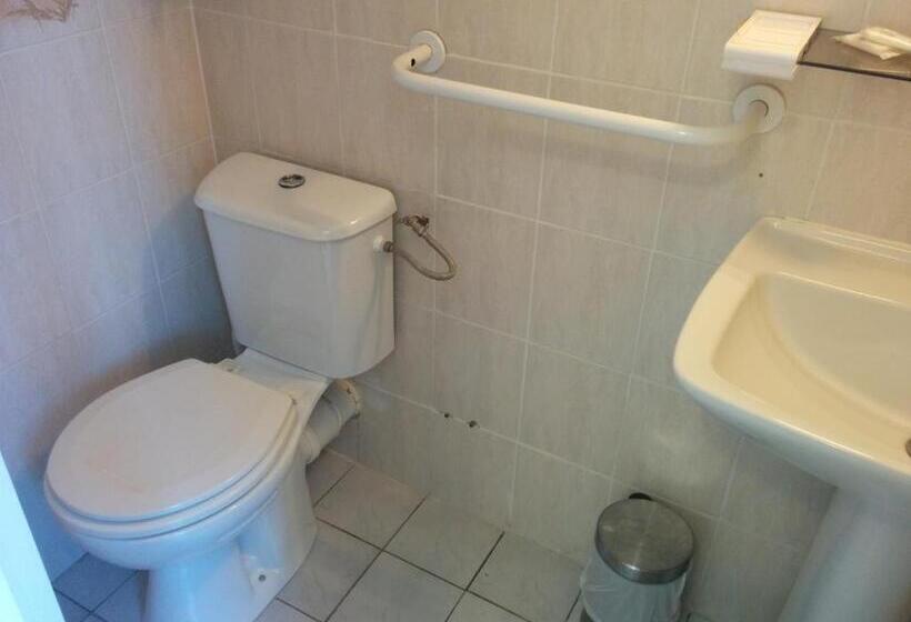 Quarto Triplo Estandar, Restaurant L Agachon