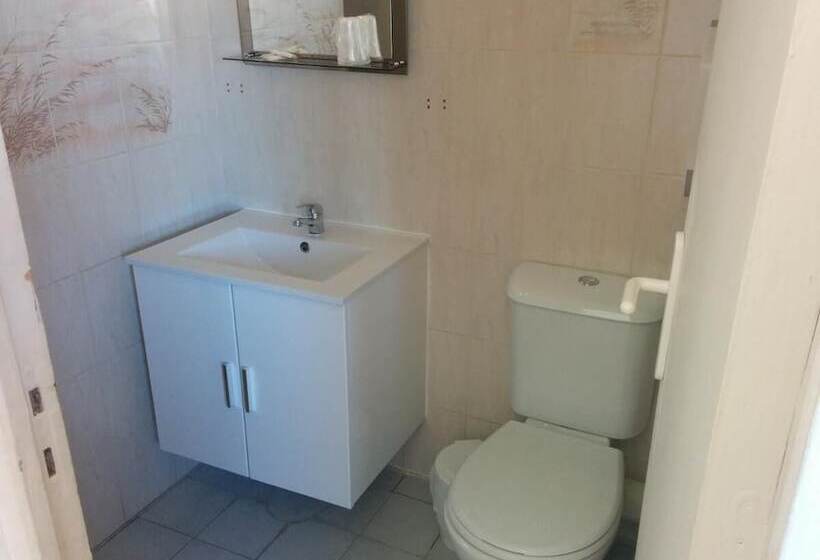 Quarto Triplo Estandar, Restaurant L Agachon