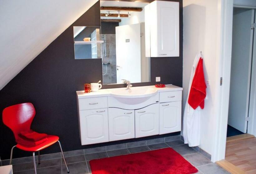 חדר סטנדרד יחיד חדר אמבטיה משותף, Holtegaard Bed & Breakfast