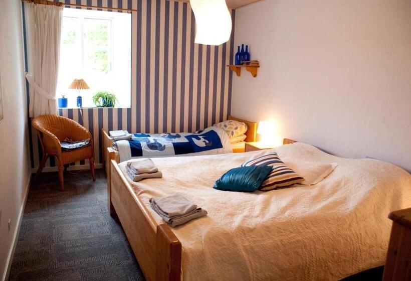 Трехместный Номер Стандарт Совместная Ванная, Holtegaard Bed & Breakfast