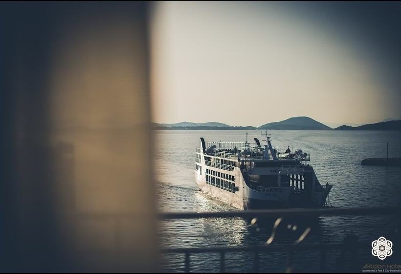 Номер Стандарт Вид на Море, Aktaion