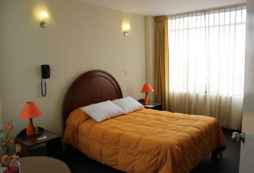 주니어 스위트, La Almohada Del Rey
