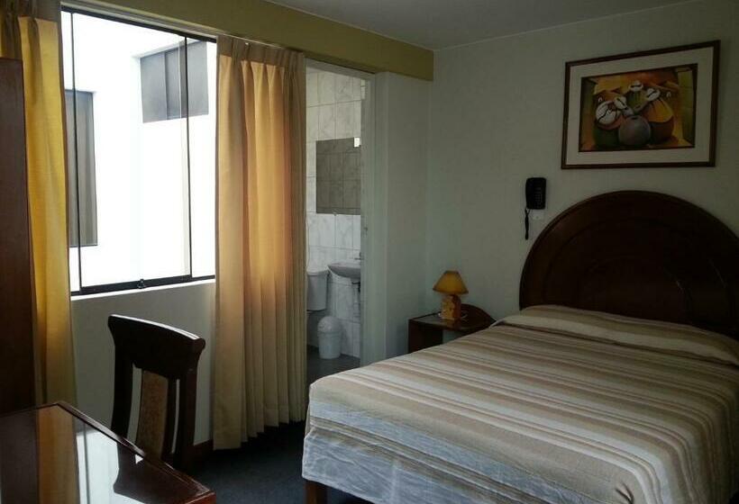 스탠다드 룸, La Almohada Del Rey