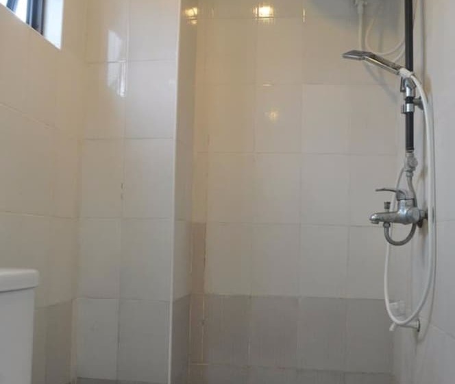 اتاق لوکس با چشم‌انداز دریا, Leisure Boutique