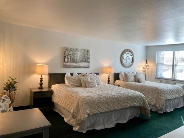 Четырехместный Номер Deluxe, Moose Creek Lodge & Suites