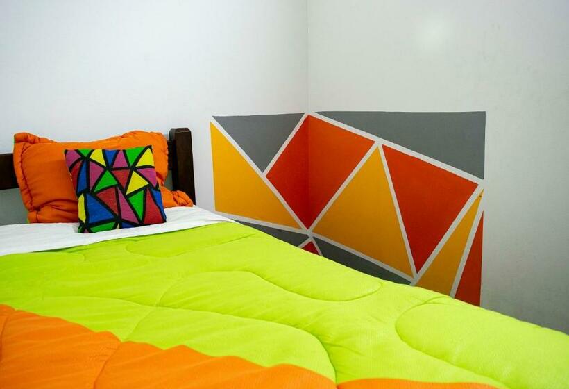 Кровать в Общей Комнате, Onde Pepe Hostel