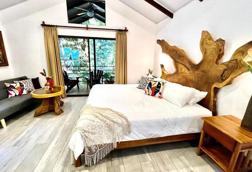 بنجلو قياسى, Ecotica Boutique