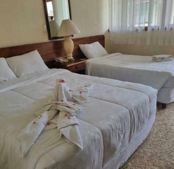Quarto Triplo Estandar, La Siesta