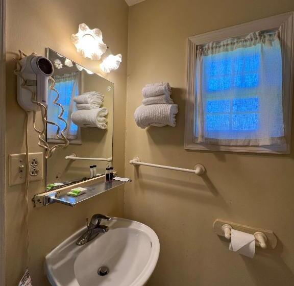 스탠다드 룸, Relax Inn In Natural Bridge