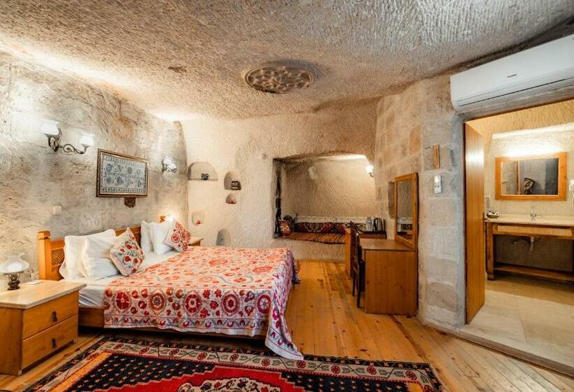 Полулюкс, Amber Cave Suites