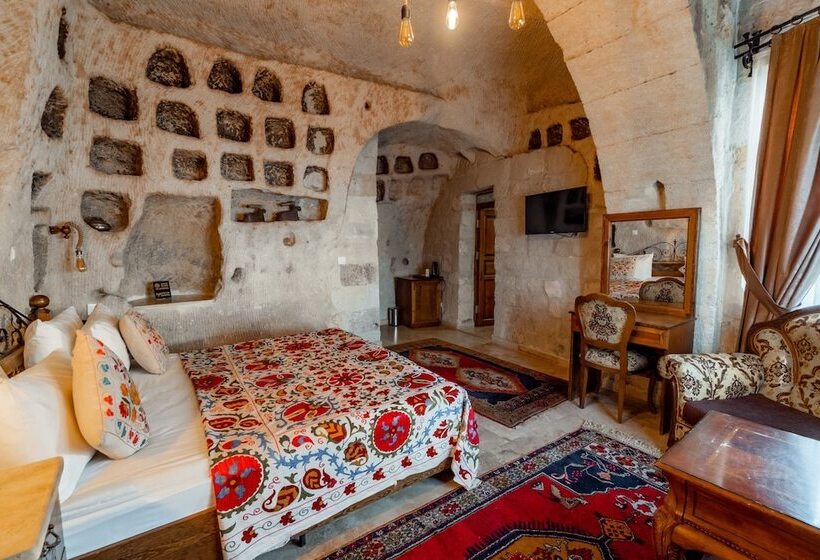 Люкс с гидромассажем, Amber Cave Suites