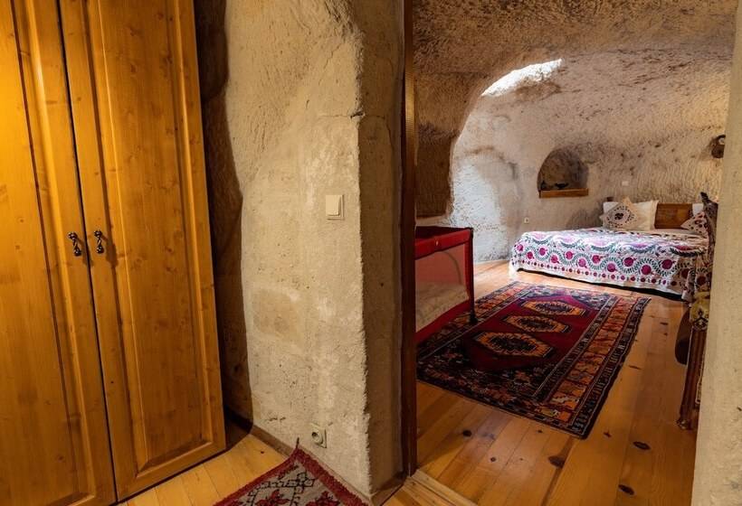 Люкс Кровать Кинг, Amber Cave Suites