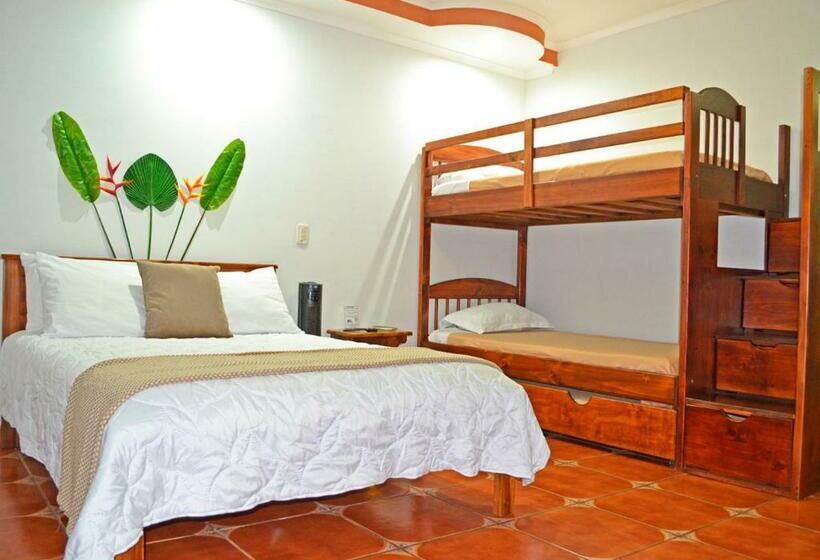 Habitación Familiar Vista Jardín, Casa Tropical