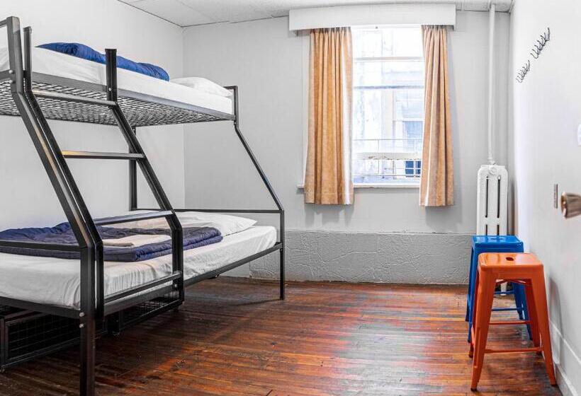 ルームシェアのワンベッド, The Cambie Hostel Gastown