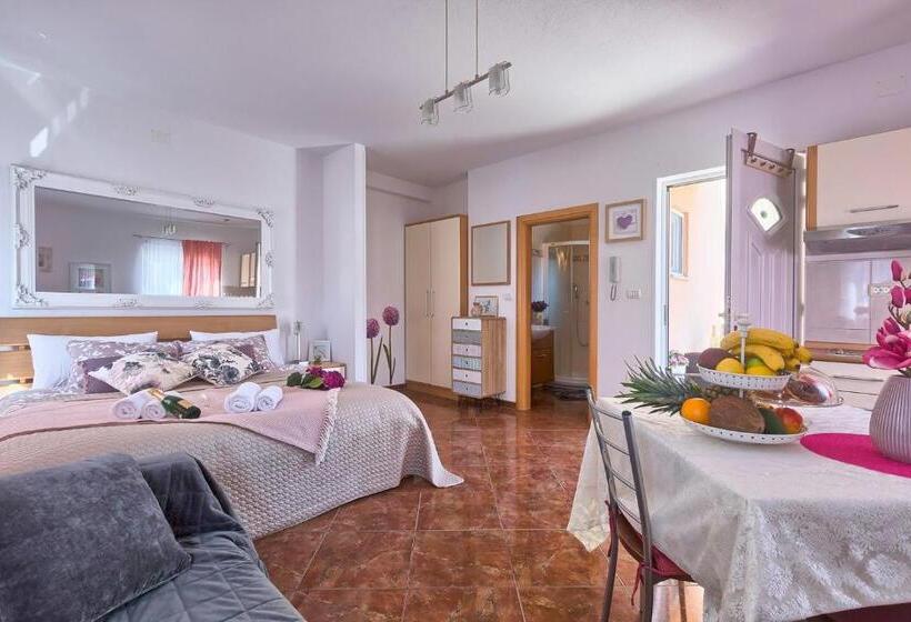 Studio Superior, Villa Mihaela