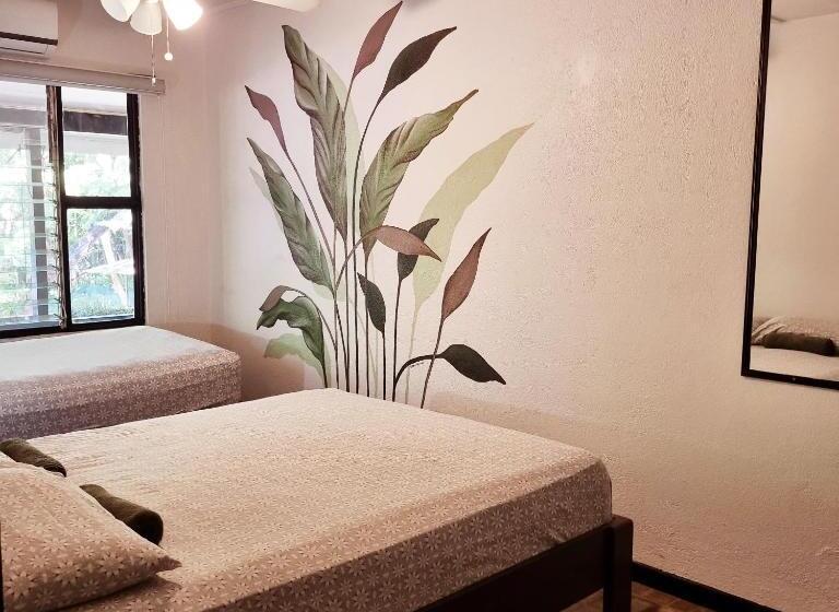 اتاق لوکس, Casa Pura Vida Surf Hostel   Tamarindo Costa Rica