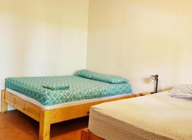 اتاق استاندارد, Casa Pura Vida Surf Hostel   Tamarindo Costa Rica