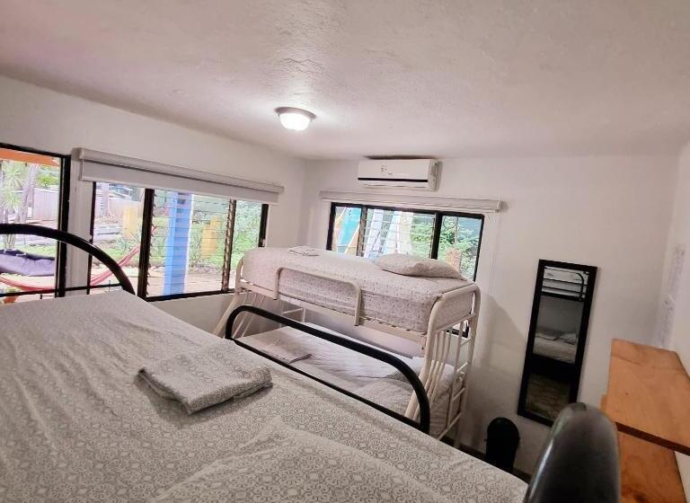 اتاق استاندارد چهار تخته, Casa Pura Vida Surf Hostel   Tamarindo Costa Rica