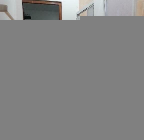 Номер Стандарт Трехместный, Hostal La Casa De Luis