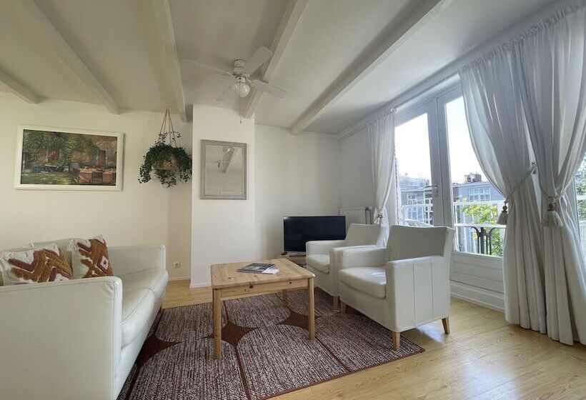 패밀리 스위트, Bed And Breakfast Amsterdam