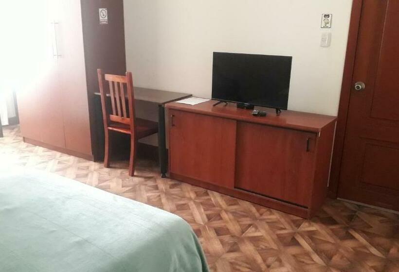 Номер Superior, El Cardenal