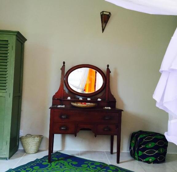 اتاق خانوادگی, Retro