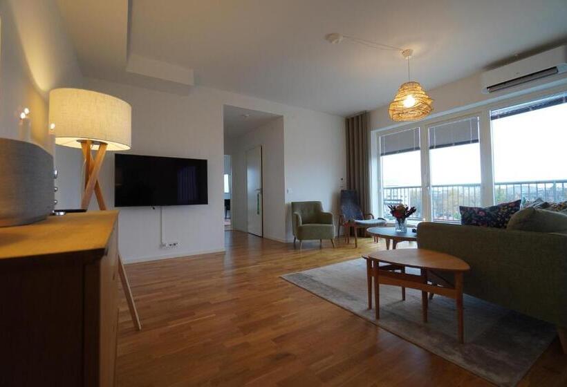 1 Bedroom Penthouse Apartment, Södra Hotellet