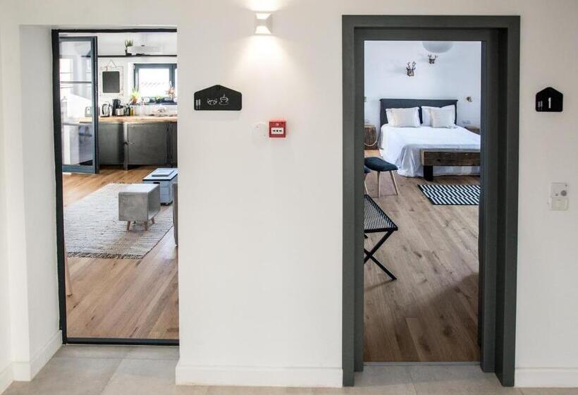 Полулюкс Повышенной Комфортности, The Pines Boutique Villa