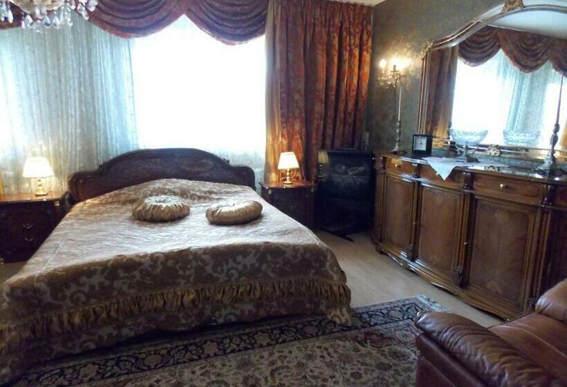 اتاق لوکس, Weena House