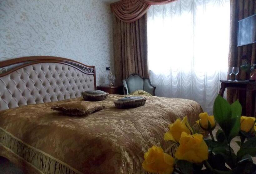 اتاق استاندارد, Weena House