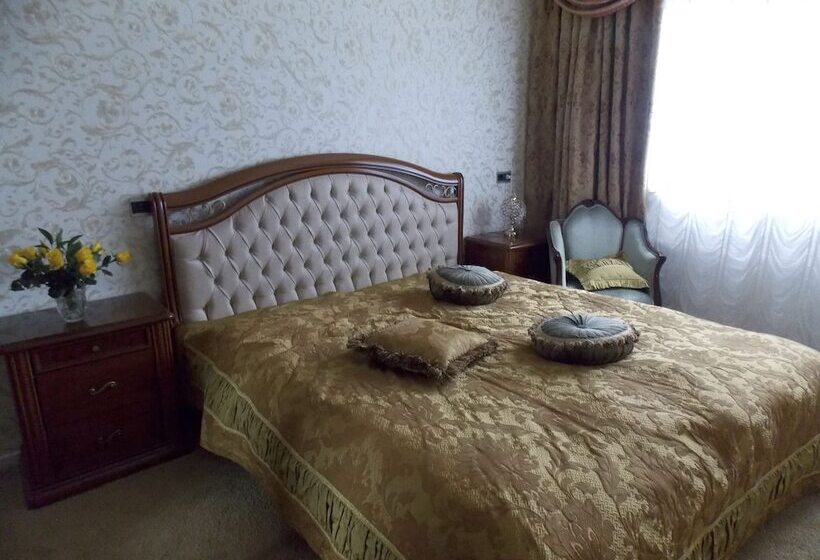 اتاق استاندارد, Weena House